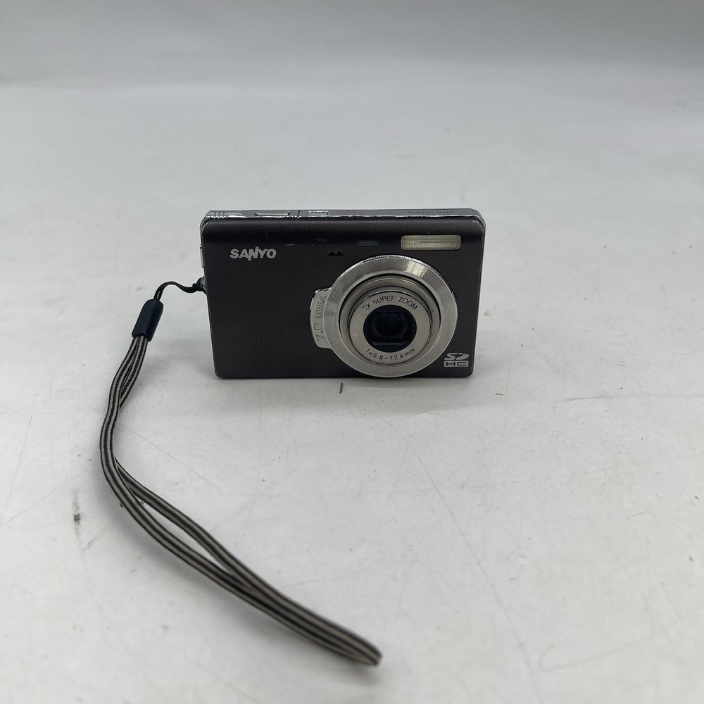 Sanyo VPC-T700 Digital Camera 7 MP W/ Battery No Charger Untested